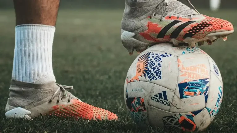 Bahas-Sepak-Bola-Yang-Ramai-Ini-Poin-Utamanya-1